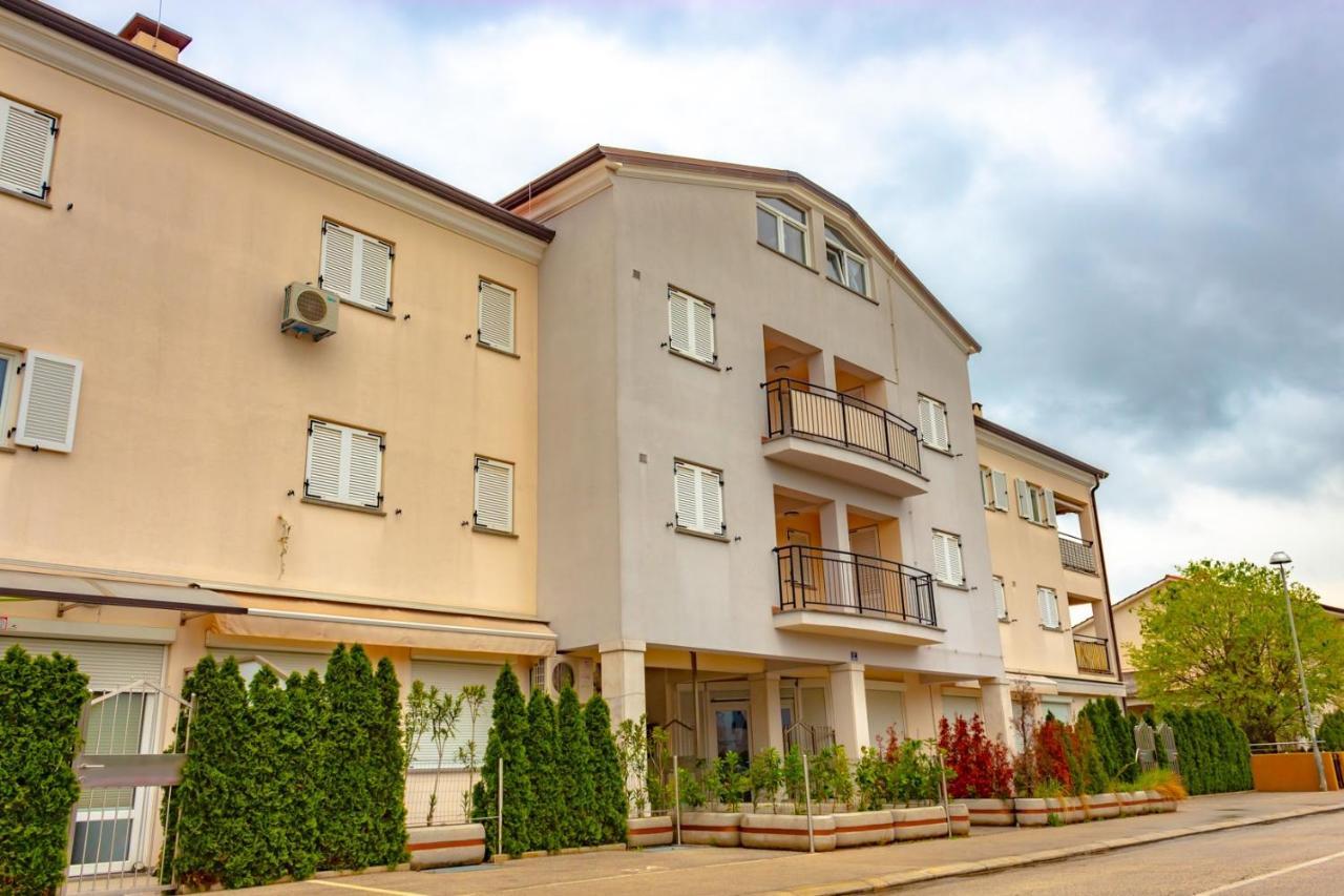 Apartment Botic Пореч Екстериор снимка